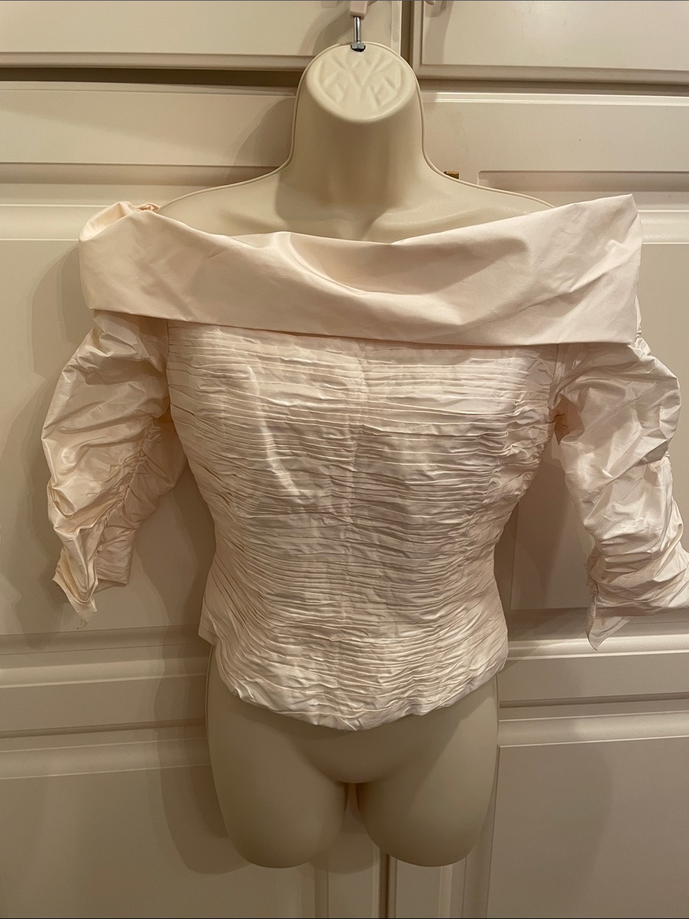 Chetta B cream taffeta top sz 8